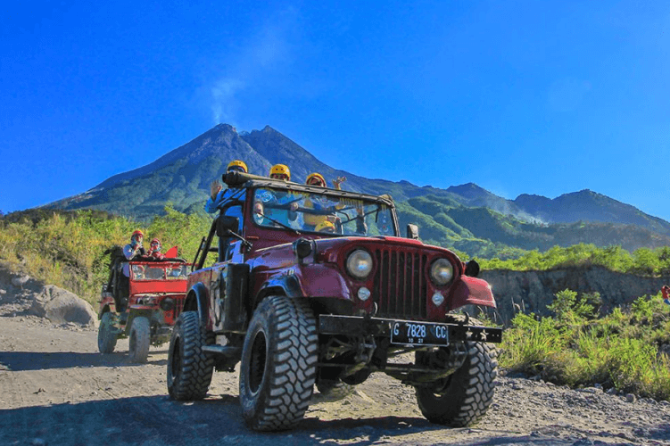 Merapi Lava Tour + Borobudur